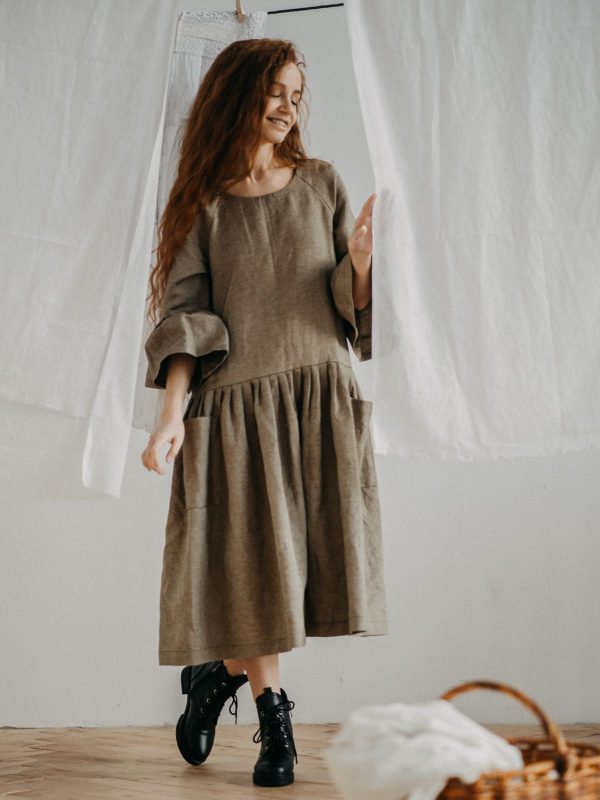 Marguerite Tiered Linen Dress in Olive — AURELLE
