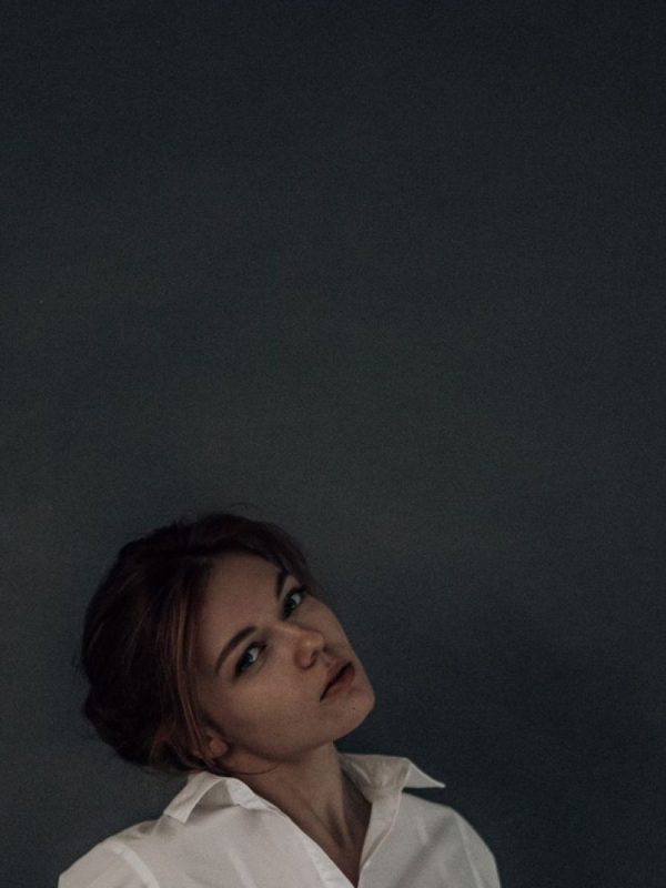 Manon Oversized Poplin Shirt in White — AURELLE, detail