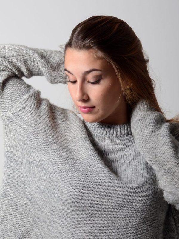 Beatrice Cashmere-Blend Jumper in Dove Grey — AURELLE, detail